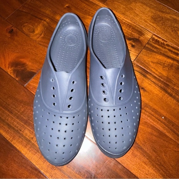 Casual Navy Slip-On Shoes - Picture 2 of 9